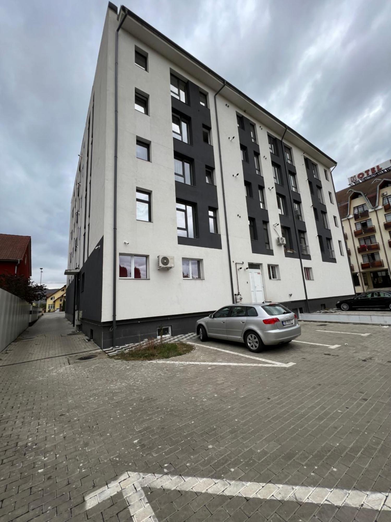 Eightapartament Bistrita  Bagian luar foto